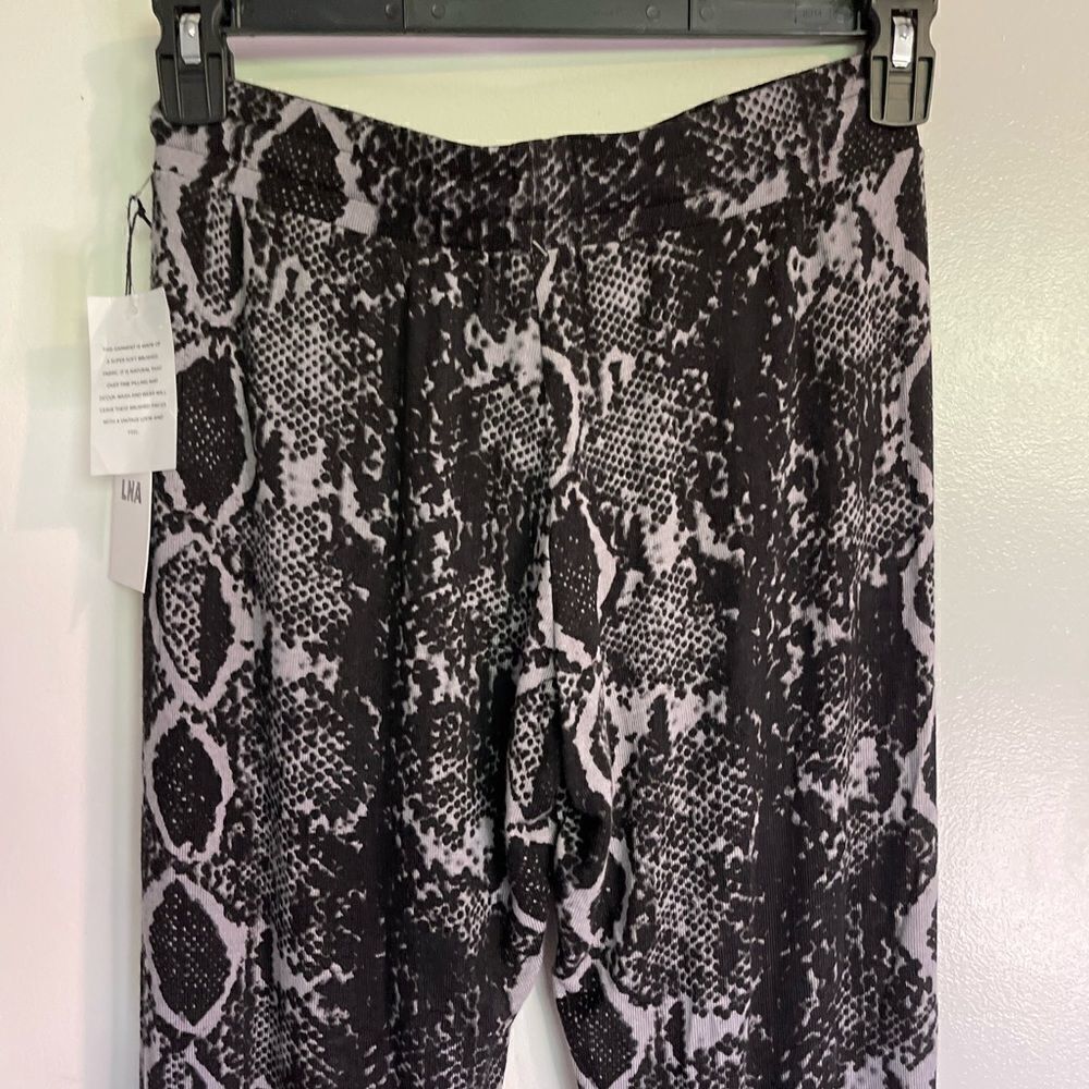 LNA Brushed Python Snake Animal Print Joggers Pants In Charcoal Python.Size S - Picture 7 of 15